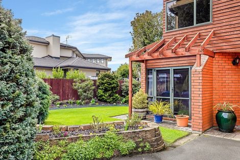 Photo of property in 2/120 Memorial Avenue, Burnside, Christchurch, 8053