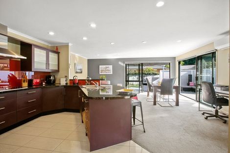 Photo of property in 20 Thames Street, Welbourn, New Plymouth, 4310