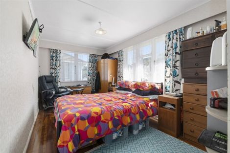 Photo of property in 18 Cornwall Crescent, Cannons Creek, Porirua, 5024