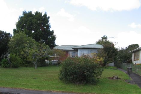 Photo of property in 11 Kingdale Road, Henderson, Auckland, 0610
