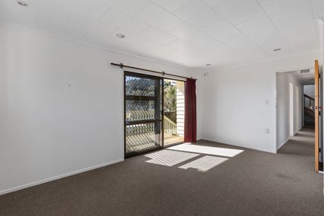 Photo of property in 5 Kinloch Place, Papakowhai, Porirua, 5024