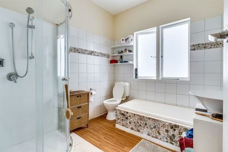 Photo of property in 119 Bowhill Road, New Brighton, Christchurch, 8083