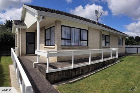 Photo of property in 2/11a Albert Street, Papakura, 2110
