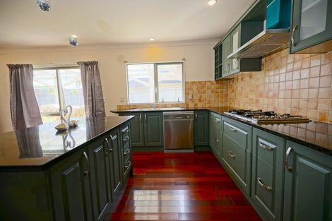 Photo of property in 118 Hugh Green Drive, Pinehill, Auckland, 0632