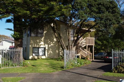 Photo of property in 17 Walden Place, Mangere East, Auckland, 2024
