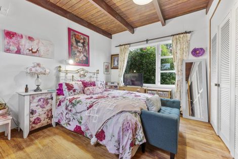 Photo of property in 84 Pahiatua Street, Hokowhitu, Palmerston North, 4410