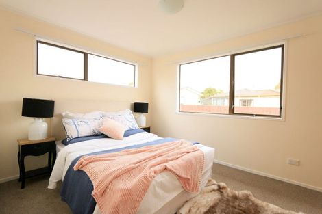 Photo of property in 19 Lyren Place, Half Moon Bay, Auckland, 2012