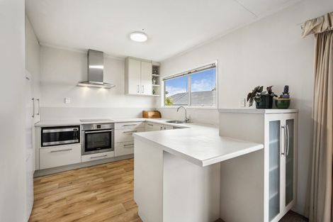 Photo of property in 2/371 East Coast Road, Mairangi Bay, Auckland, 0630