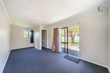 Photo of property in 2 Molloys Road, Te Marua, Upper Hutt, 5018