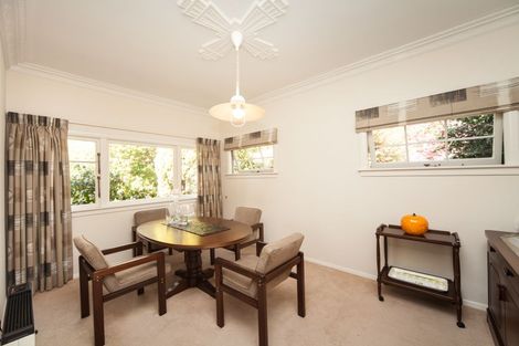 Photo of property in 43 Manapouri Crescent, Hokowhitu, Palmerston North, 4410