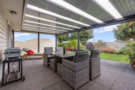 Photo of property in 2 Keene Drive, Bell Block, New Plymouth, 4312