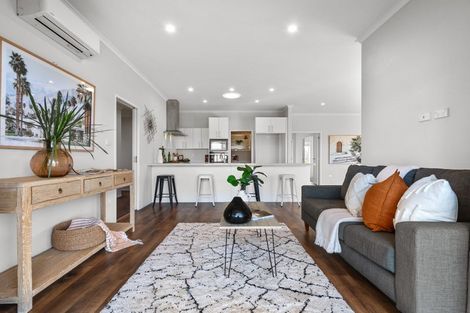 Photo of property in 150 Oriental Parade, Papamoa Beach, Papamoa, 3118