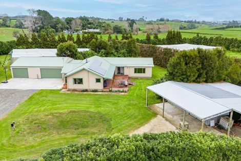 Photo of property in 280 Corbett Road, Paraite, New Plymouth, 4373