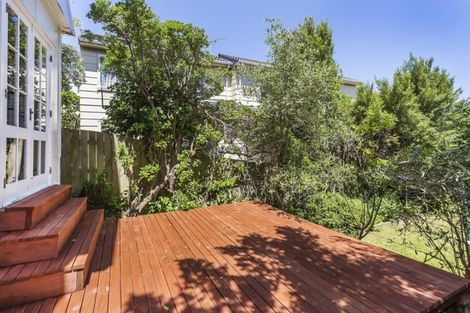Photo of property in 21 Hawker Street, Mount Victoria, Wellington, 6011