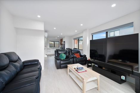 Photo of property in 2/10 Alan Avenue, Henderson, Auckland, 0610