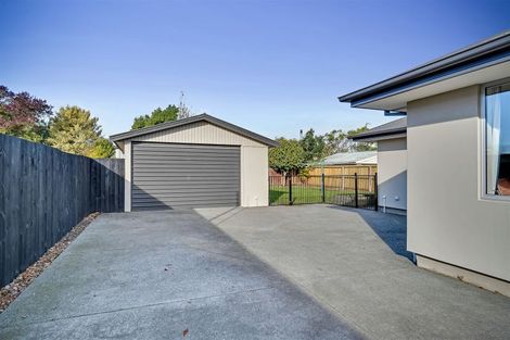 Photo of property in 104 Wainoni Road, Avondale, Christchurch, 8061