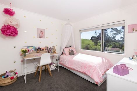 Photo of property in 23 Brownhill Road, Whitford, Manurewa, 2576