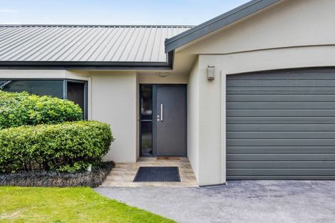 Photo of property in 3 Beech Place, Hawera, 4610