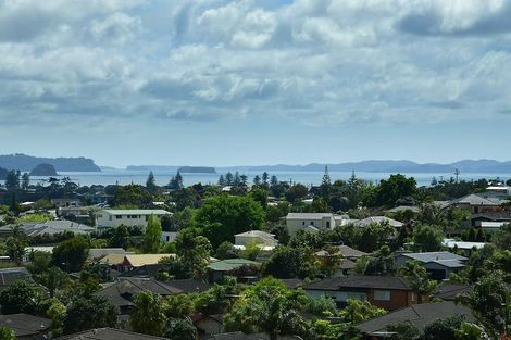 Photo of property in 9 Seagate Place, Red Beach, 0932