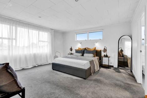 Photo of property in 93 Govett Avenue, Frankleigh Park, New Plymouth, 4310