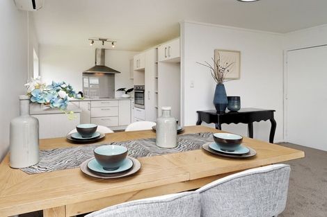 Photo of property in 2/56 Archibald Road, Kelston, Auckland, 0602