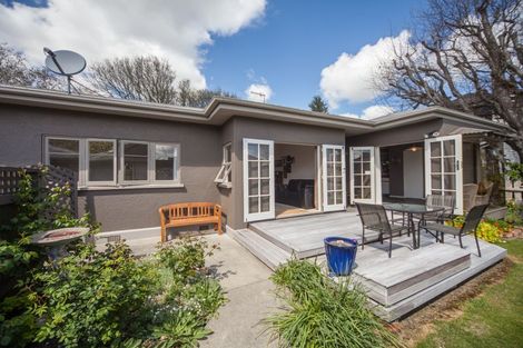 Photo of property in 43 Manapouri Crescent, Hokowhitu, Palmerston North, 4410