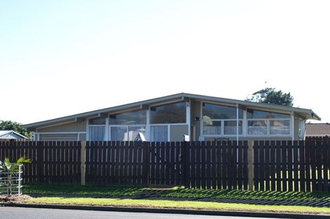 Photo of property in 72 Wickman Way, Mangere East, Auckland, 2024