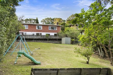 Photo of property in 42 West Lynn Road, Titirangi, Auckland, 0604