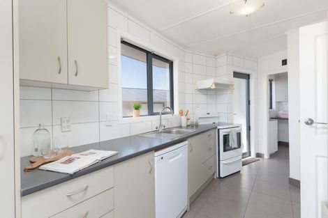 Photo of property in 14 Rice Crescent, Newlands, Wellington, 6037