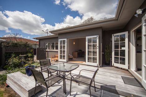 Photo of property in 43 Manapouri Crescent, Hokowhitu, Palmerston North, 4410