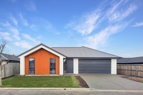 Photo of property in 16 Tara Crescent, Woodend, 7610