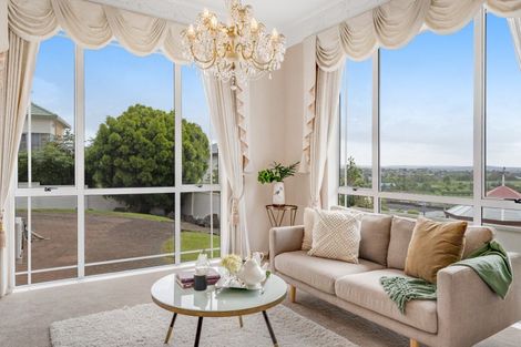 Photo of property in 35 Mccahill Views, Botany Downs, Auckland, 2010