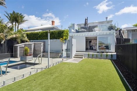 Photo of property in 258 Jervois Road, Herne Bay, Auckland, 1011