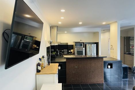 Photo of property in 28 Waterview Downs, Waterview, Auckland, 1026