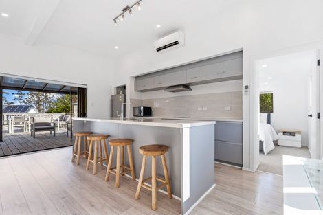 Photo of property in 7 Vipond Road, Stanmore Bay, Whangaparaoa, 0932