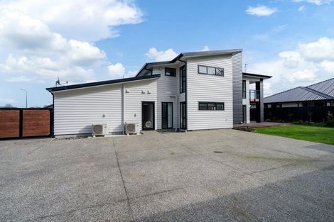 Photo of property in 77 Richfield Drive, Waikiwi, Invercargill, 9810