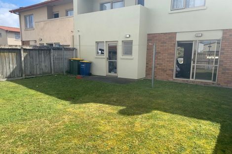 Photo of property in 3 Gina Avenue, Ranui, Auckland, 0612