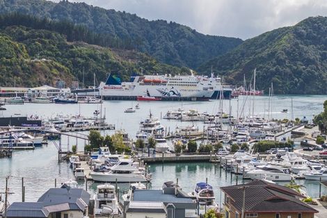 Photo of property in 8 Seaview Crescent, Picton, 7220