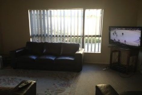 Photo of property in 11 Riverglade Parkway, Te Atatu South, Auckland, 0610