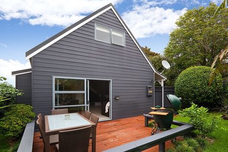 Photo of property in 2/260 Meola Road, Point Chevalier, Auckland, 1022