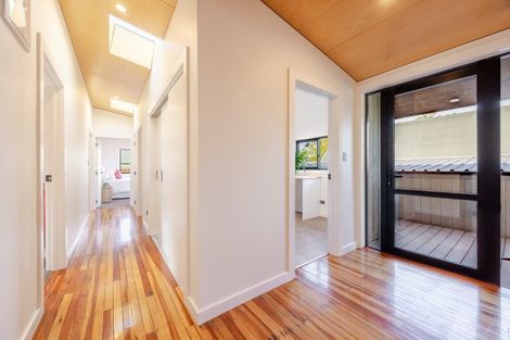 Photo of property in 5 Saint Marys Road, Waipukurau, 4200