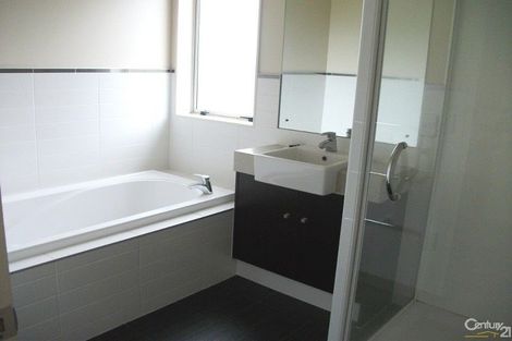 Photo of property in 22 Terrasini Drive, Flat Bush, Auckland, 2019