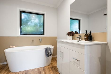 Photo of property in 82 Grey Street, Cambridge, 3434