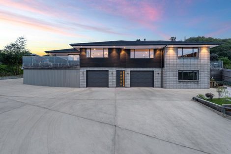 Photo of property in 6 West Terrace, Picton, 7220