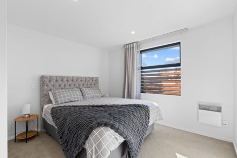 Photo of property in 2/130 Holly Road, St Albans, Christchurch, 8014