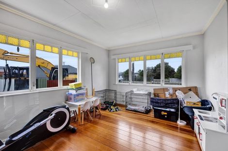 Photo of property in 196 Bridge Street, Eltham, 4322