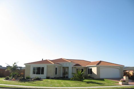 Photo of property in 16 Ohuirehe Road, Coastlands, Whakatane, 3120