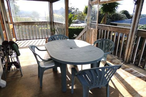 Photo of property in 18 Lavelle Road, Henderson, Auckland, 0612