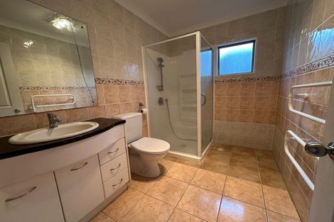 Photo of property in 3 Carrigans Close, Pinehill, Auckland, 0632