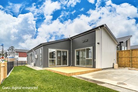 Photo of property in 17 Puwha Street, Massey, Auckland, 0614